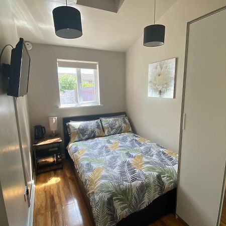 Private Room And Bathroom With Private Entrance Near Warwick Town Centre Exteriör bild