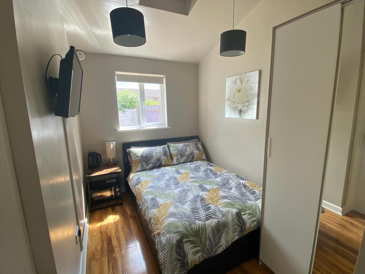 Private Room And Bathroom With Private Entrance Near Warwick Town Centre Exteriör bild
