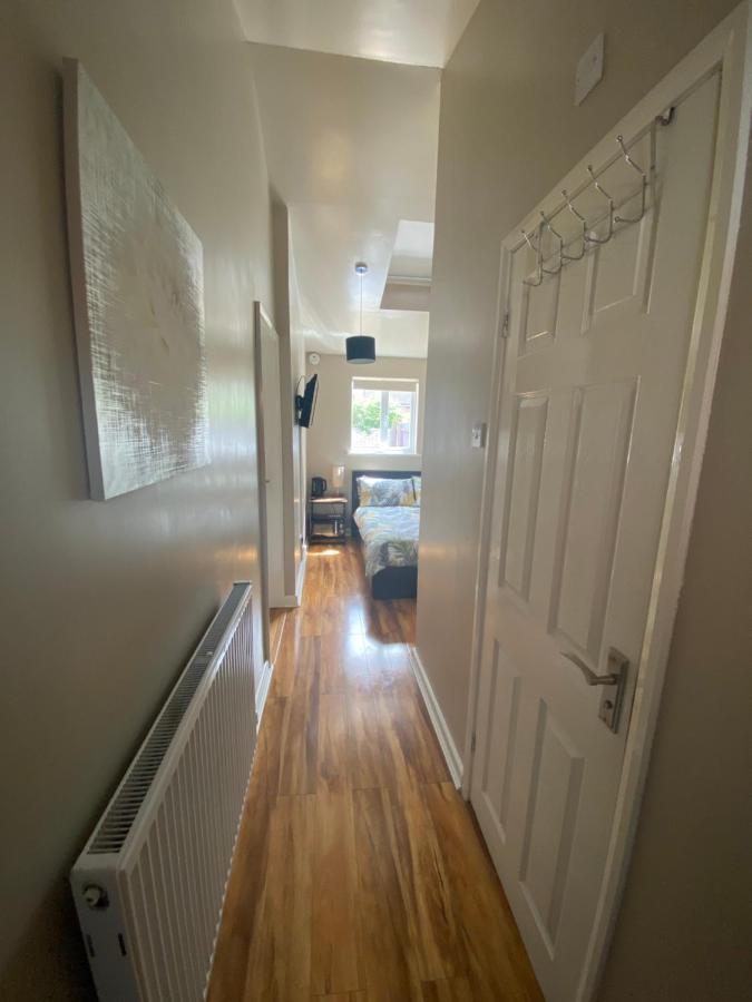 Private Room And Bathroom With Private Entrance Near Warwick Town Centre Exteriör bild