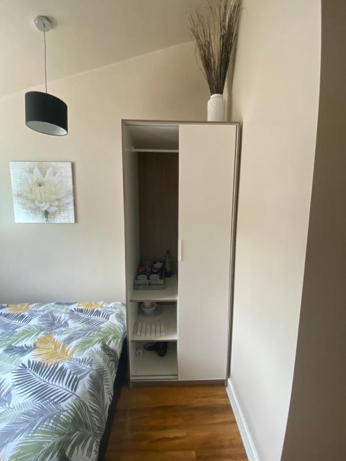Private Room And Bathroom With Private Entrance Near Warwick Town Centre Exteriör bild