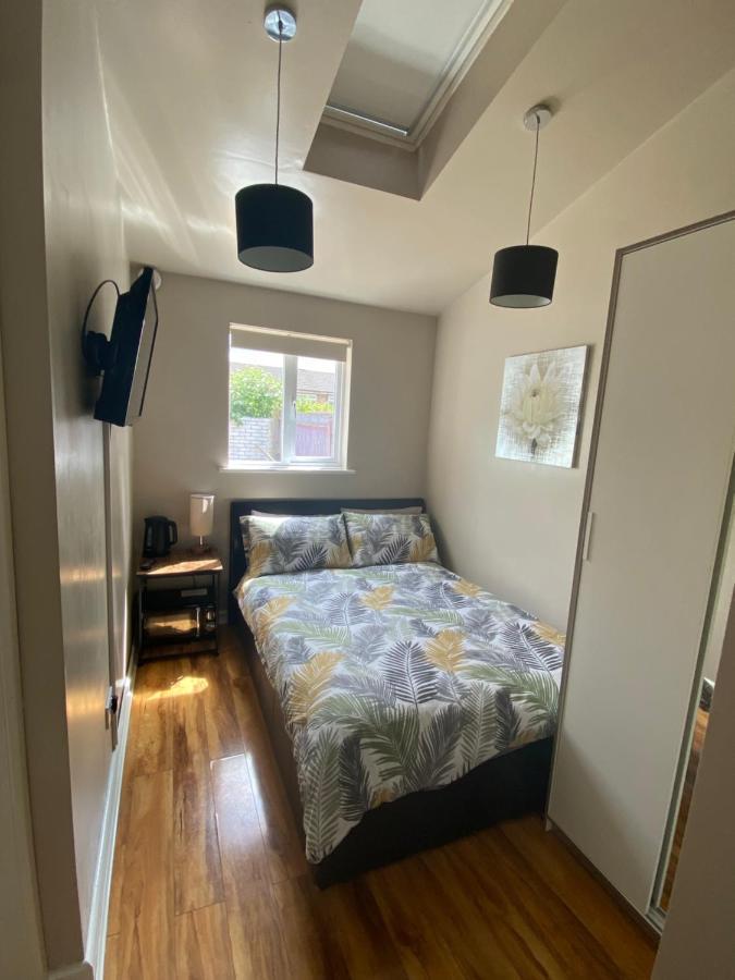 Private Room And Bathroom With Private Entrance Near Warwick Town Centre Exteriör bild