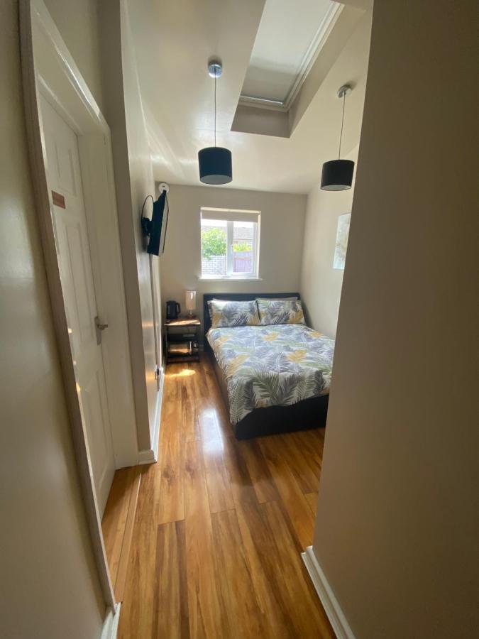 Private Room And Bathroom With Private Entrance Near Warwick Town Centre Exteriör bild