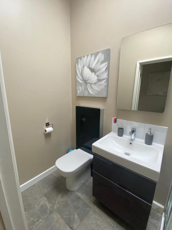 Private Room And Bathroom With Private Entrance Near Warwick Town Centre Exteriör bild